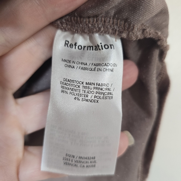 New Reformation Lindy Mockneck Top in Umber Velvet Medium - Picture 9 of 9